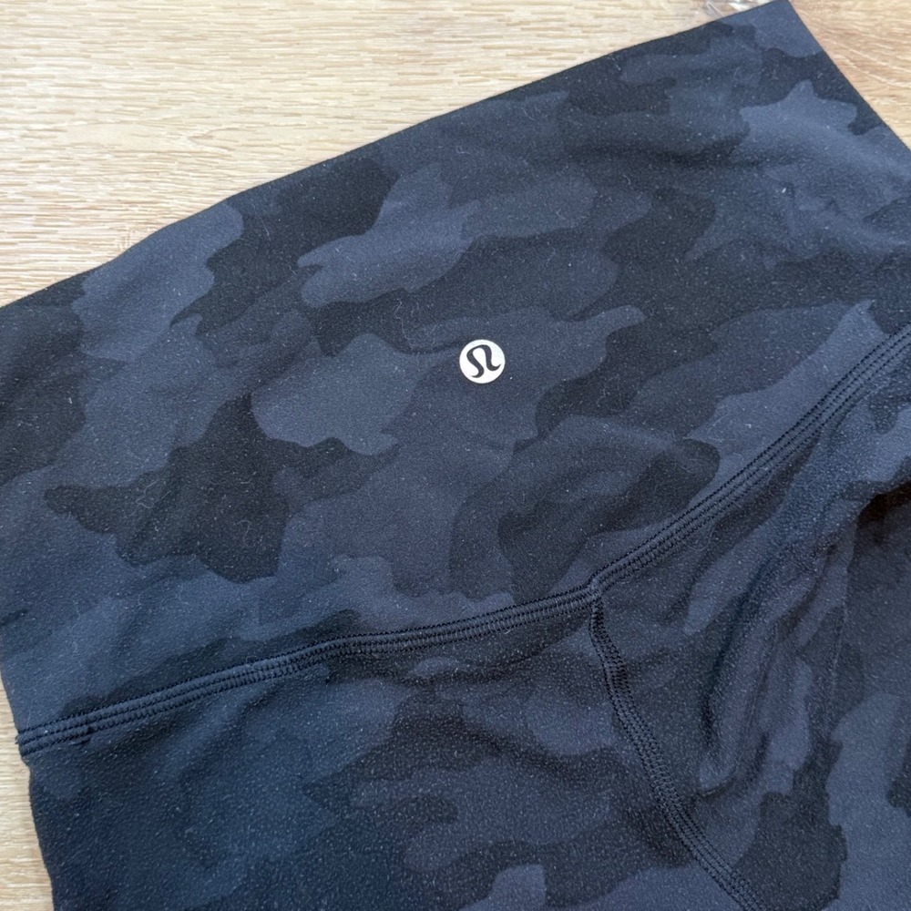 Lululemon Align High-Rise Camo Deep Coal Multi Size 4 - Picture 3 of 4